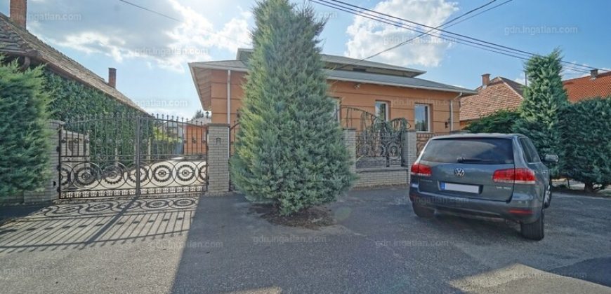 IDN230110 Exkluzív családi ház Csomádon