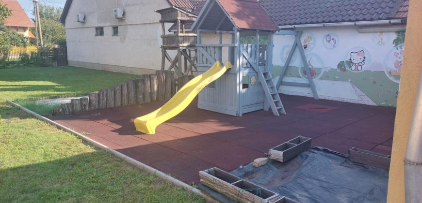 IDN250502 Abádszalók családi ház