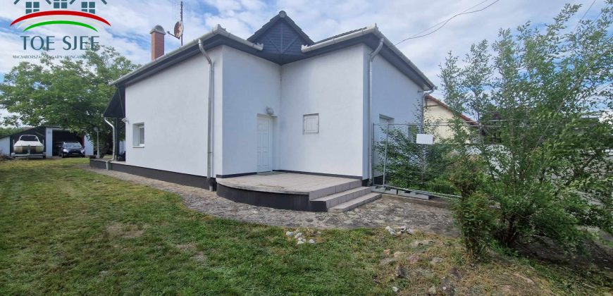 IDN240412 Abádszalók családi ház