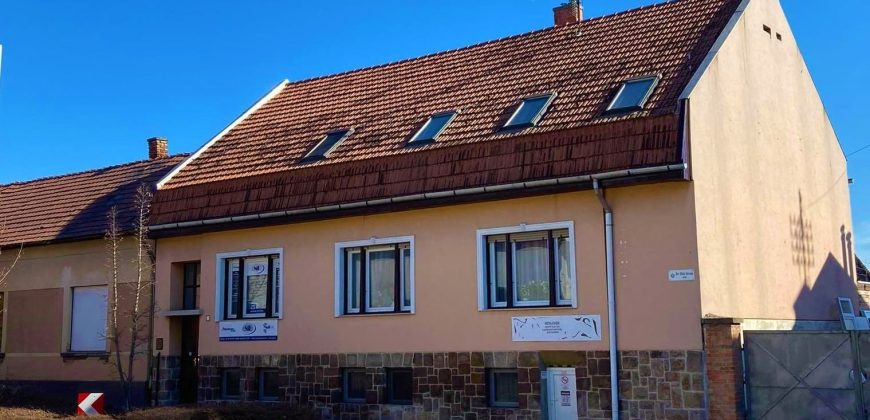 IDN230116 Szolnokon eladó csaldi ház