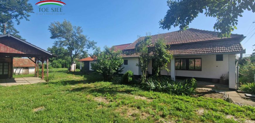 IDN240625a Csodálatos ház Abádszalókon