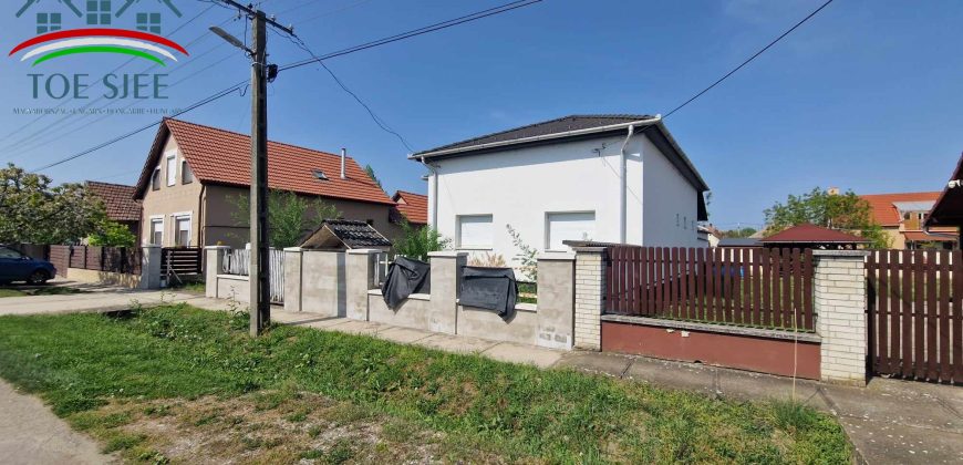 IDN240412 Abádszalók családi ház