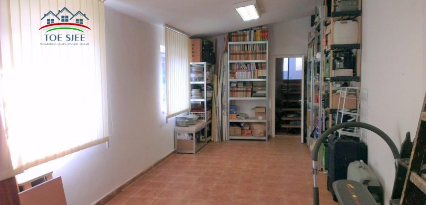 IDN230116 Szolnokon eladó csaldi ház