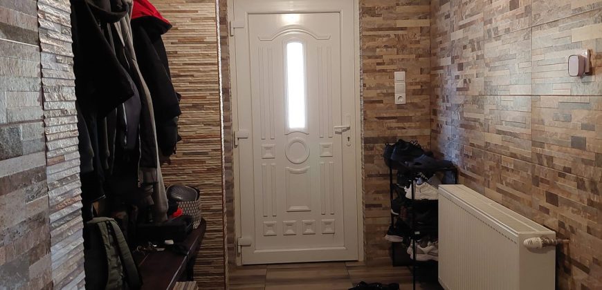 IDN240919 Tiszaföldvári családi ház