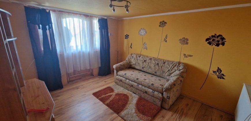 IDN240626 Abádszalók központjában eladó családi ház