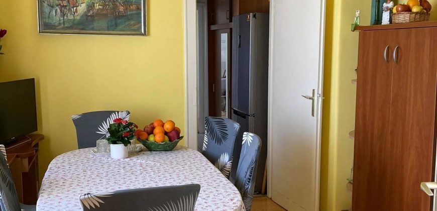 IDN230116 Szolnokon eladó csaldi ház