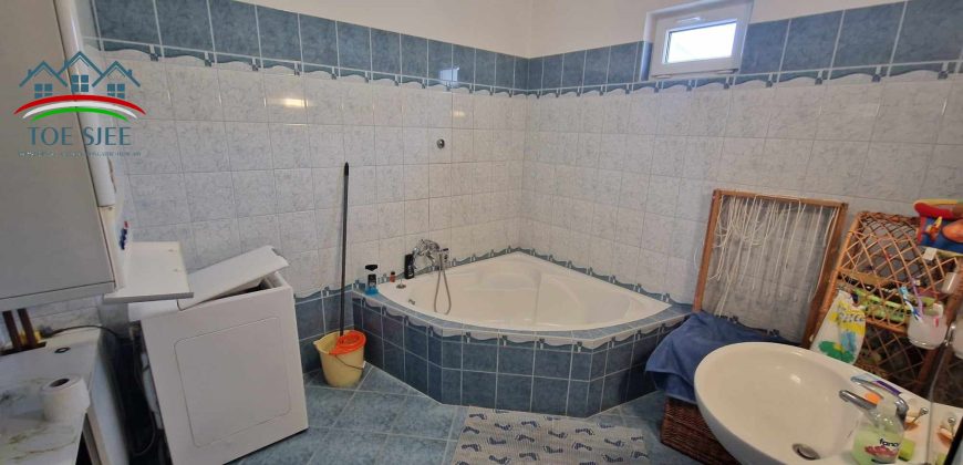 IDN240412 Abádszalók családi ház