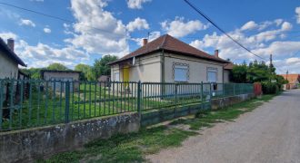 idn250812 Tiszafüredi Családi ház