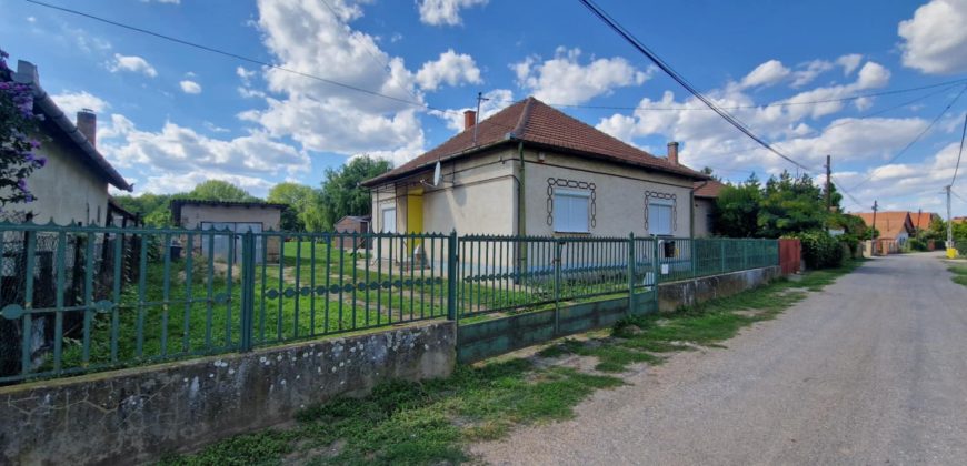 idn250812 Tiszafüredi Családi ház