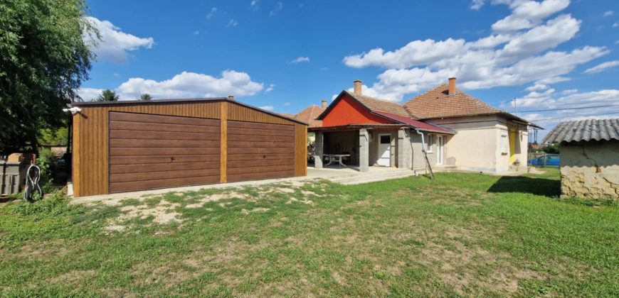 idn250812 Tiszafüredi Családi ház