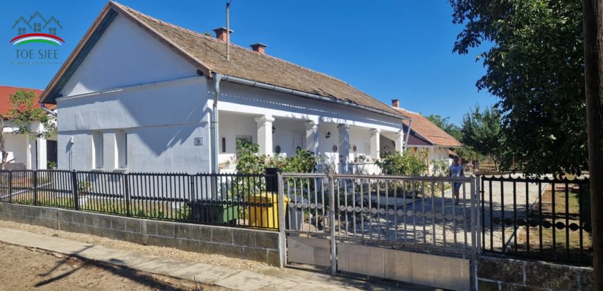 Abádszalókon ház eladó (idn250902)